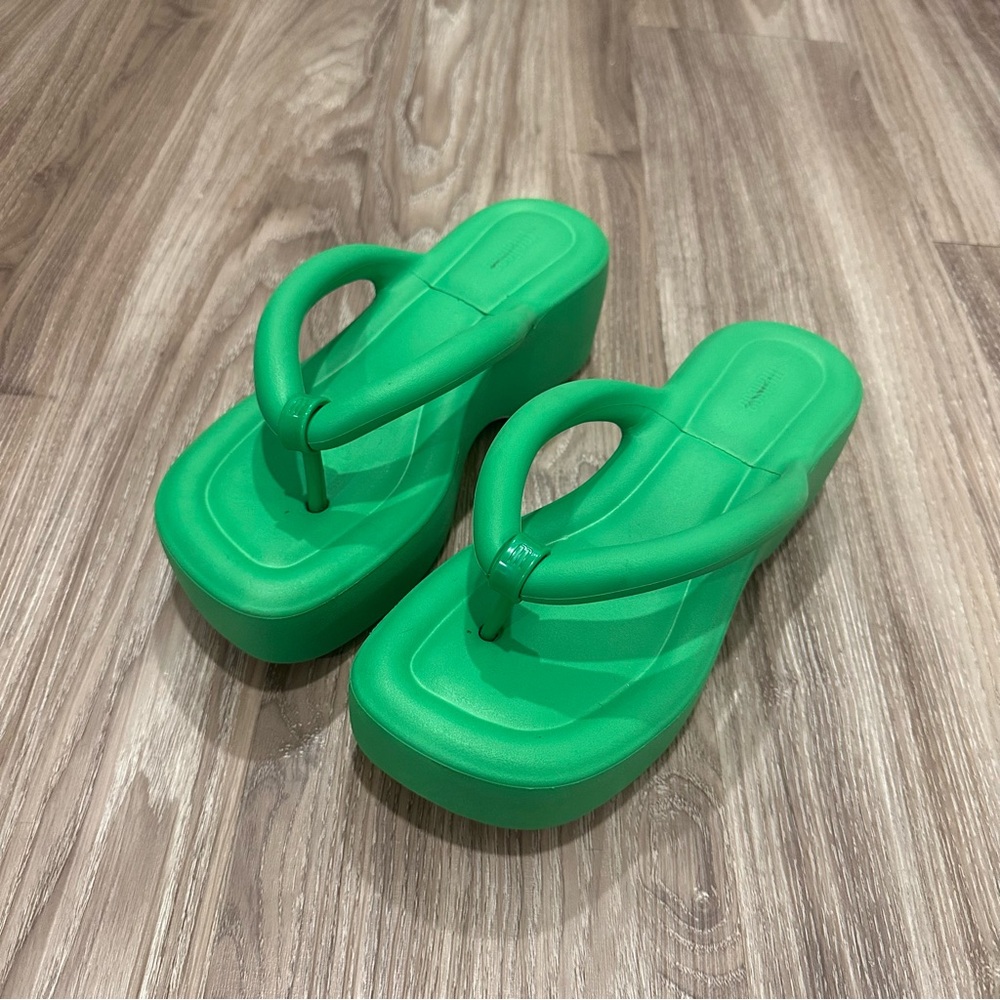Melissa Shoes Free Platform Flip Flops in Green with Biobased Eva Sole